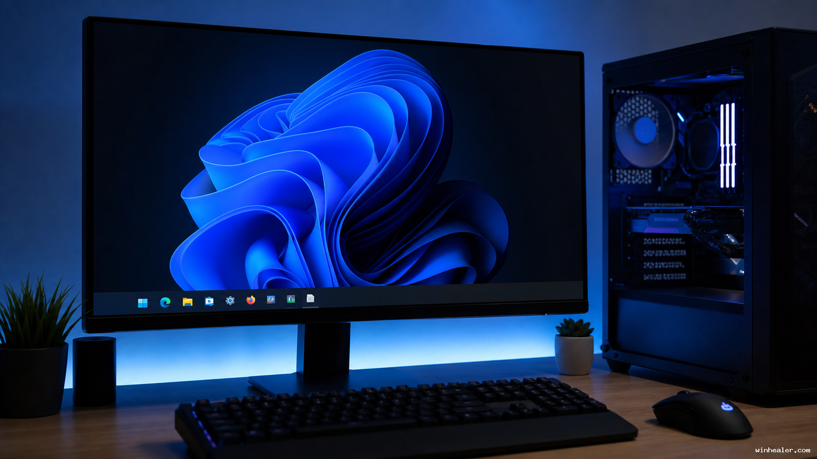 A compact customized Windows 11 taskbar with left-aligned pinned apps